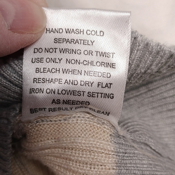 Pink Republic women's long sleeved light sweater size XL - Picture 7 of 10